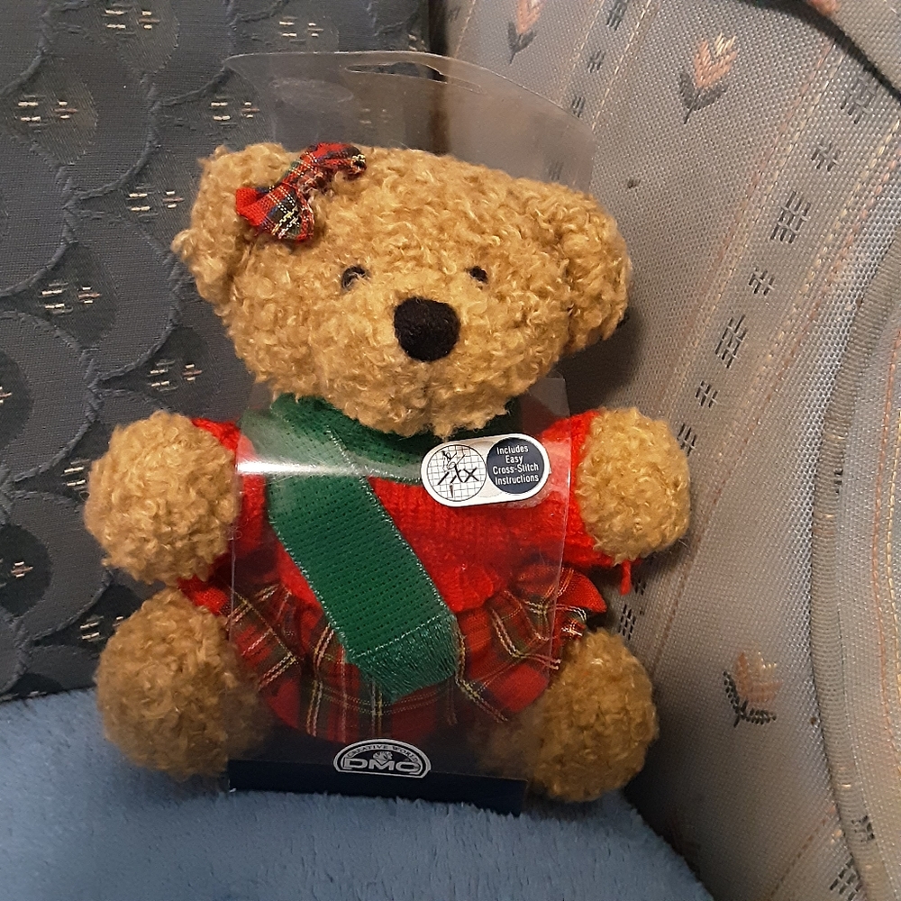 CREATIVE WORLD DMC HOLIDAY COLLECTION CROSS STICH BEAR, GIRL